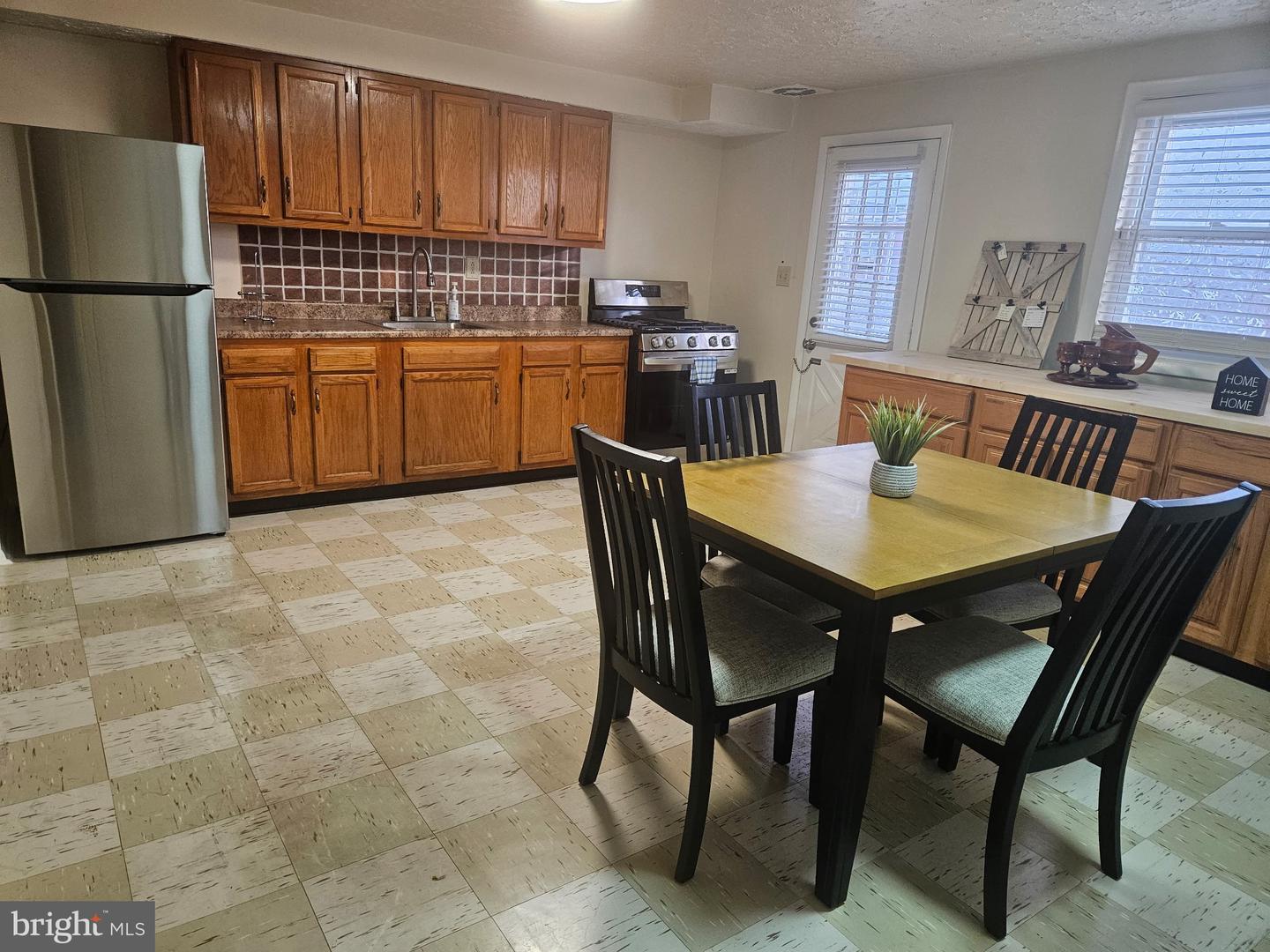 5709 Moravia Rd Property Photo 4