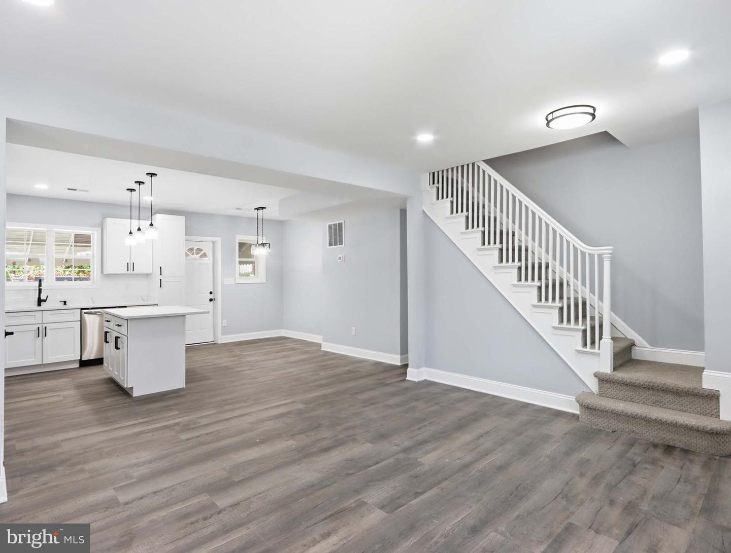 10 Rosedale St Property Photo 4