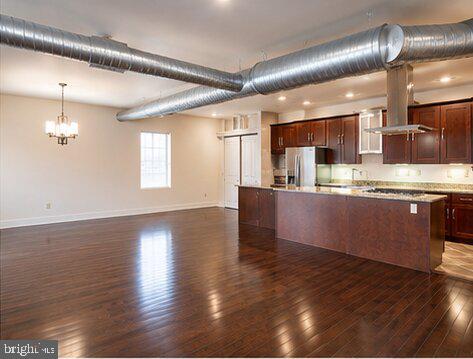 33 W North Ave Property Photo 17