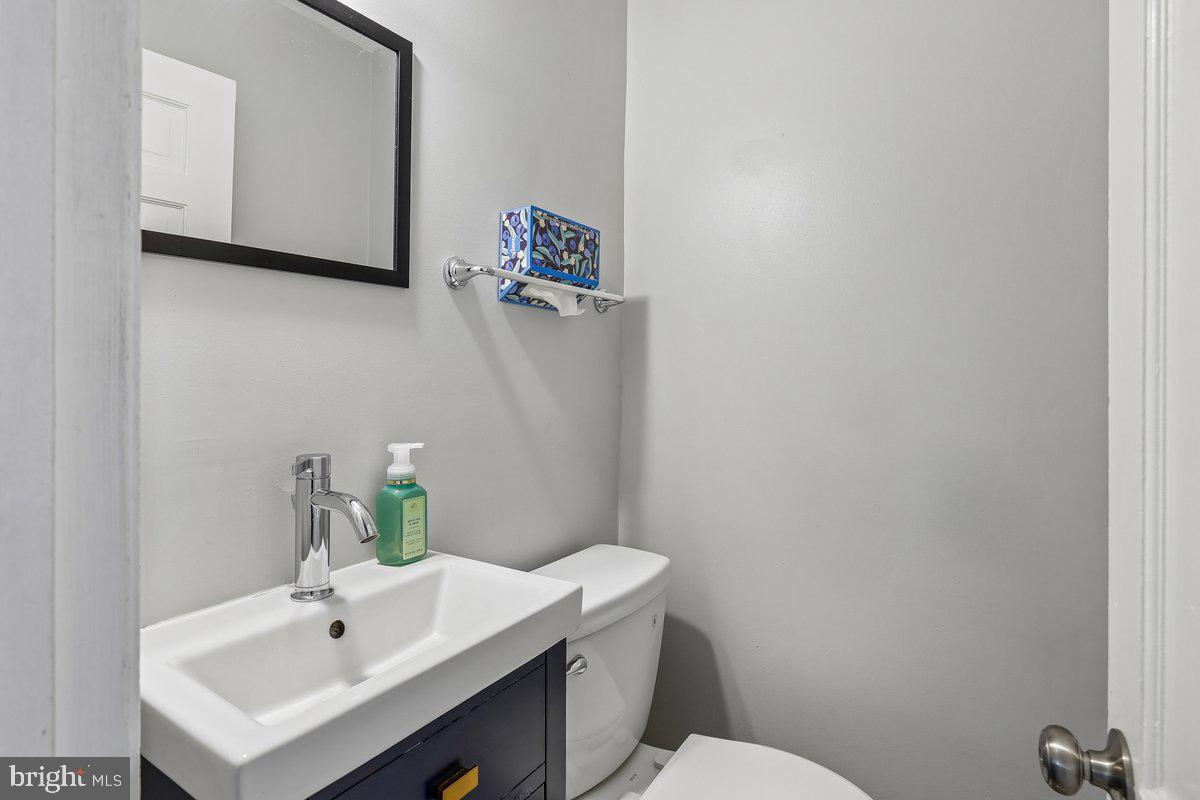 4818 Lindsay Rd Property Photo 11