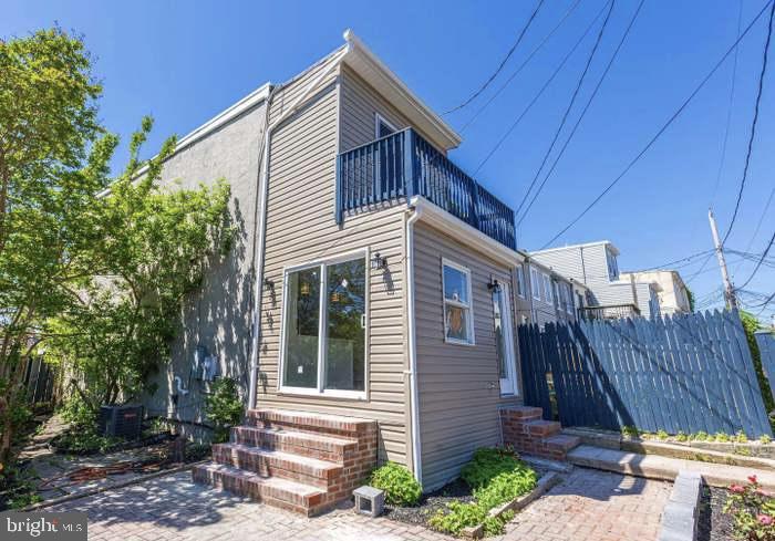 802 MANGOLD ST Property Photo 1