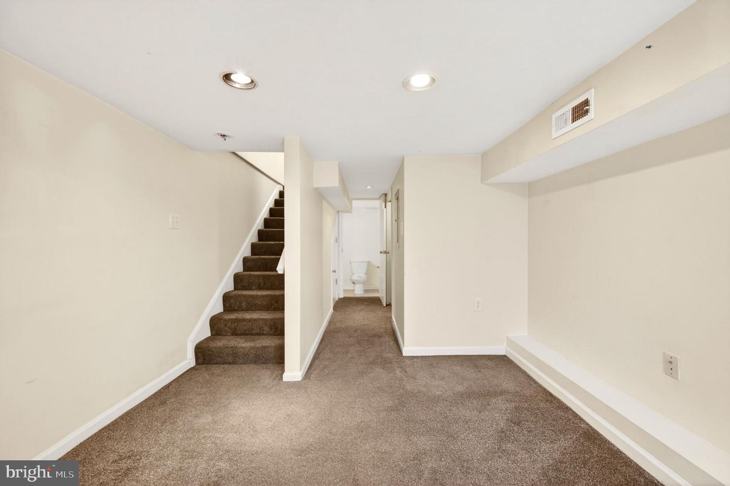 624 Wyeth St Property Photo 16