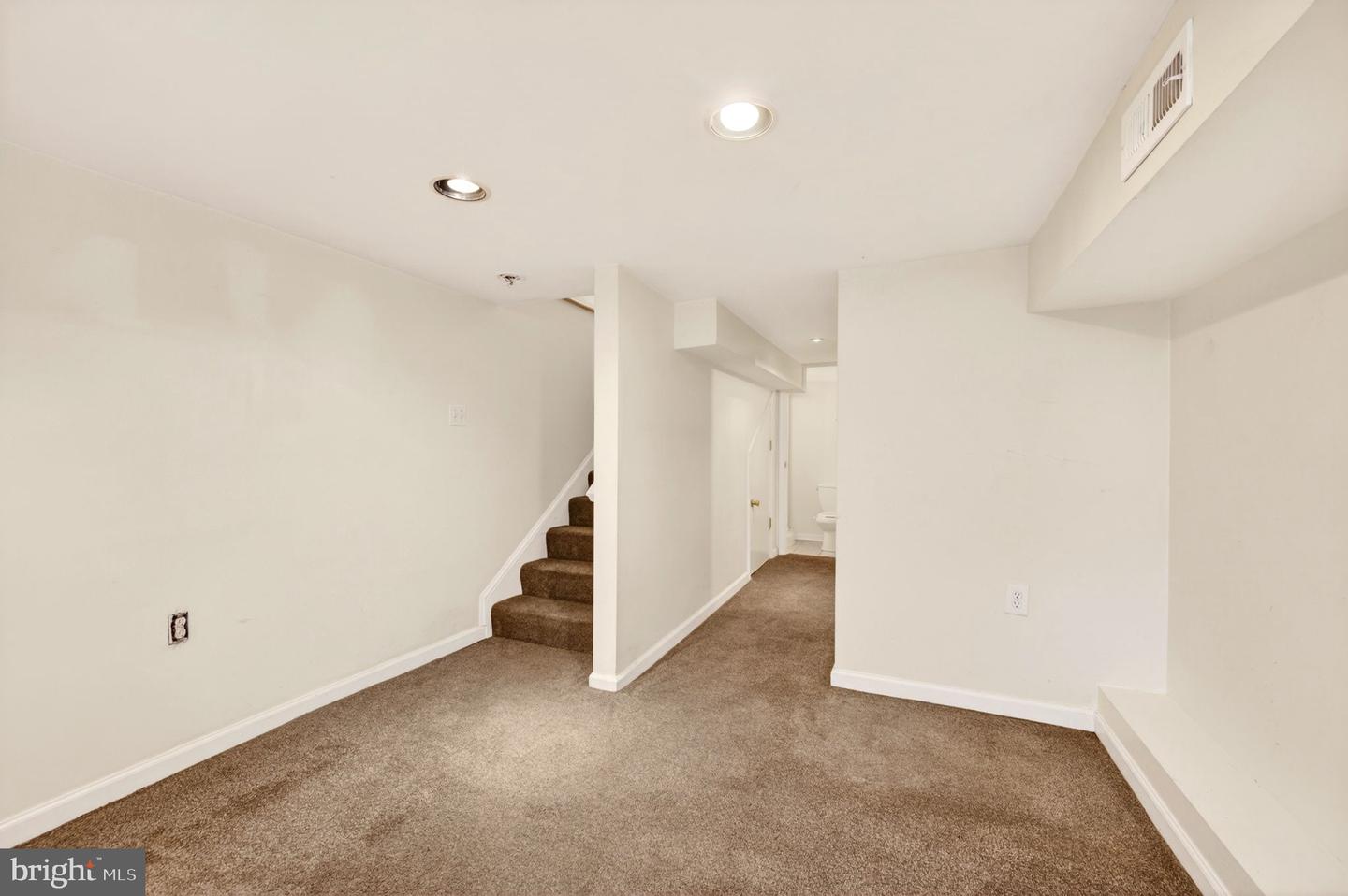 624 Wyeth St Property Photo 17