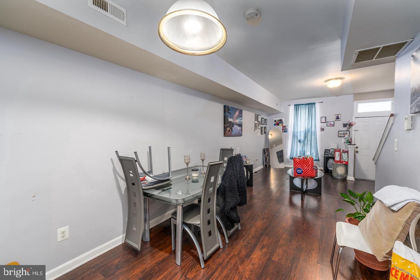 1710 Presbury St Property Photo 2