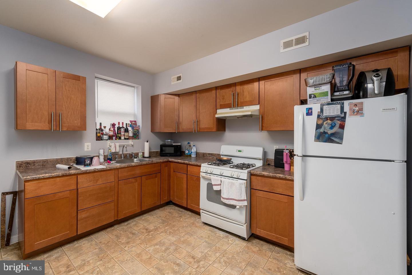 1710 Presbury St Property Photo 8