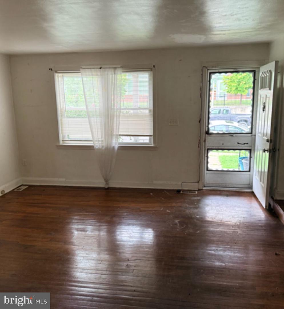 1409 Kenhill Ave Property Photo 3