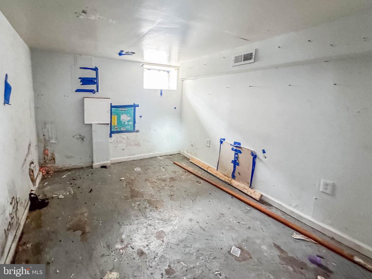 2114 Vine St Property Photo 9