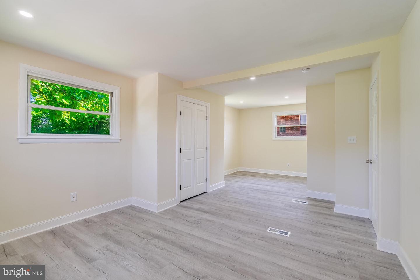 5412 Biddison Ave Property Photo 10