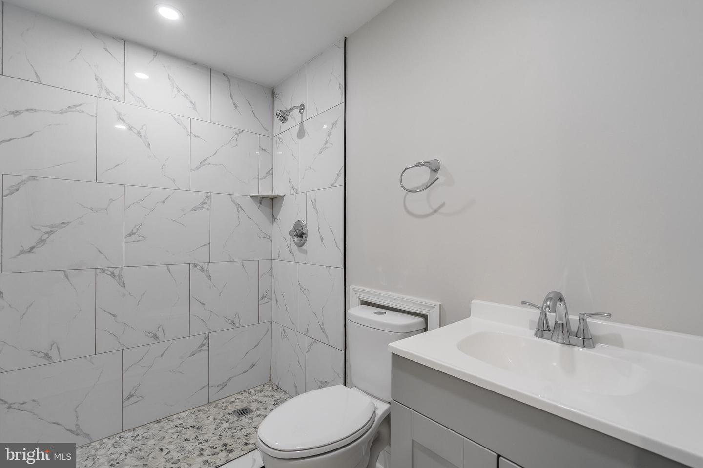 5412 Biddison Ave Property Photo 13