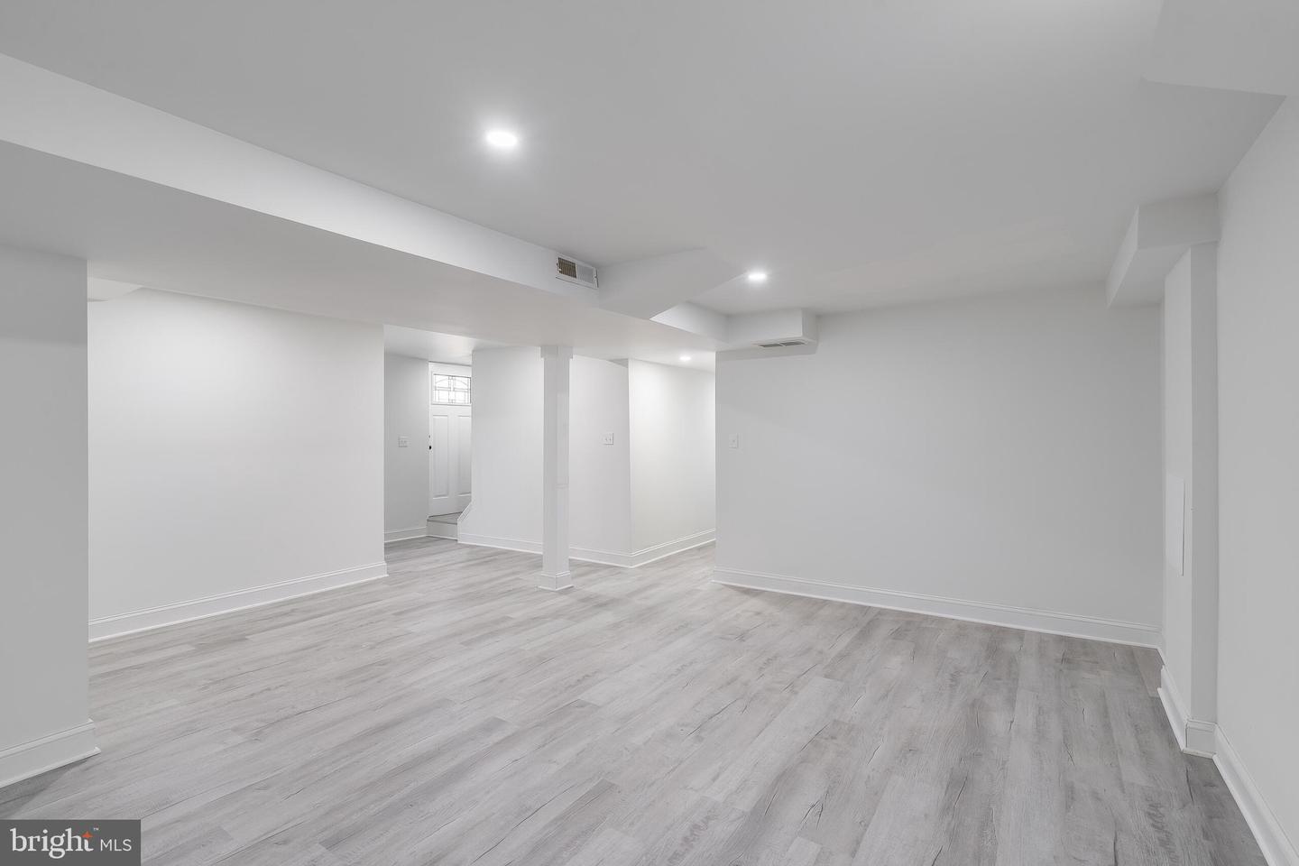 5412 Biddison Ave Property Photo 16