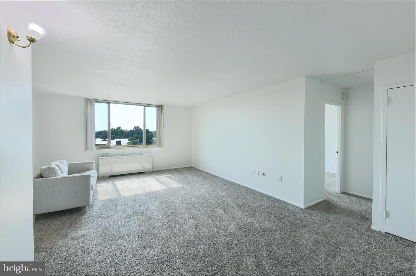 1 E University Pkwy #908 Property Photo 1