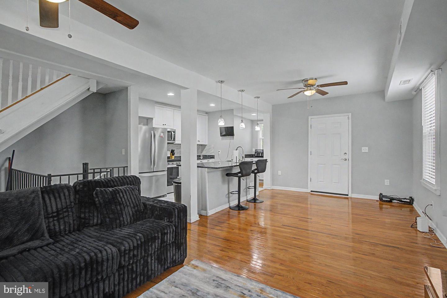 4922 Ivanhoe Ave Property Photo 3