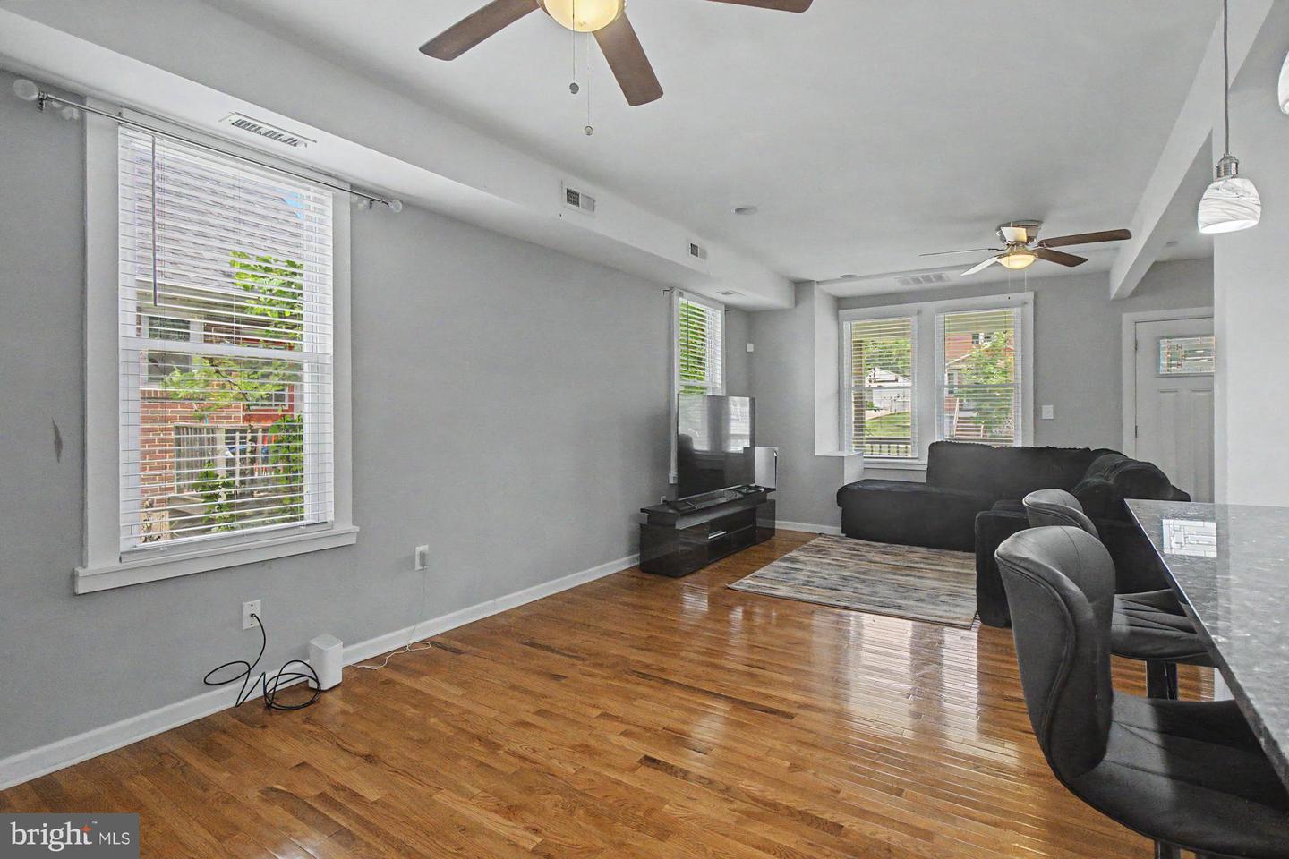 4922 Ivanhoe Ave Property Photo 8
