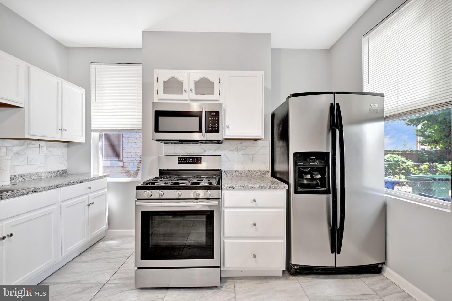 319 E 22nd St #unit 1 Property Photo 3