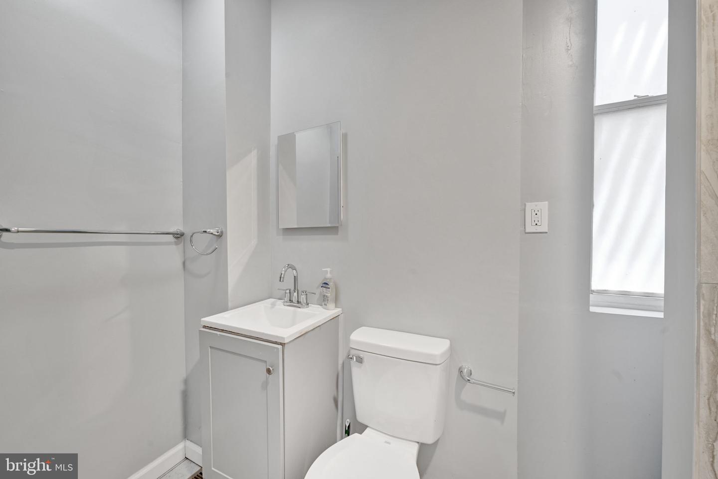 319 E 22nd St #unit 1 Property Photo 6