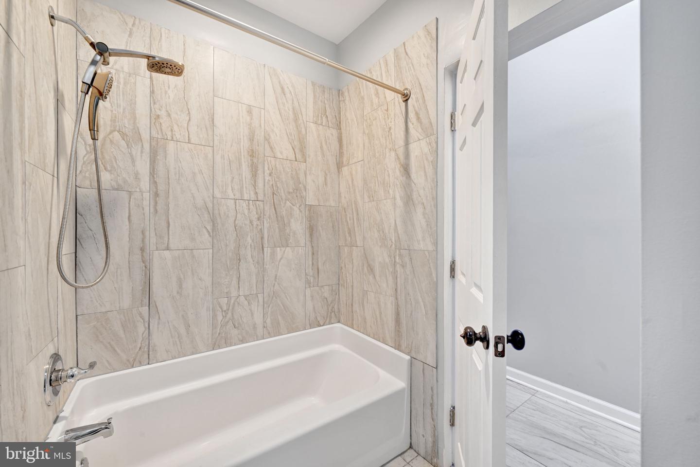 319 E 22nd St #unit 1 Property Photo 7