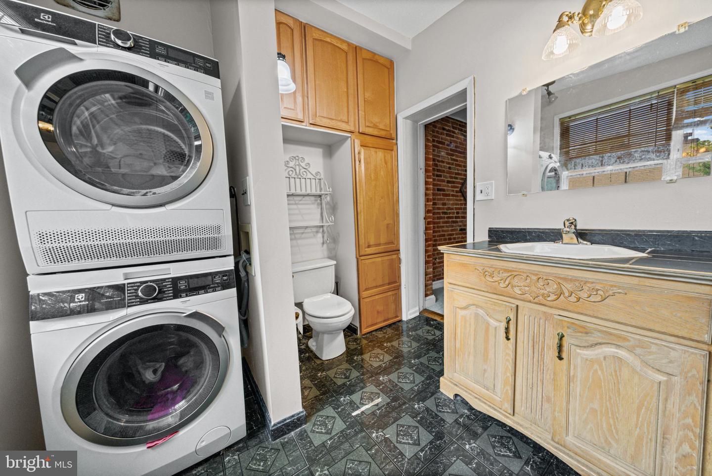 108 S Stricker St Property Photo 10