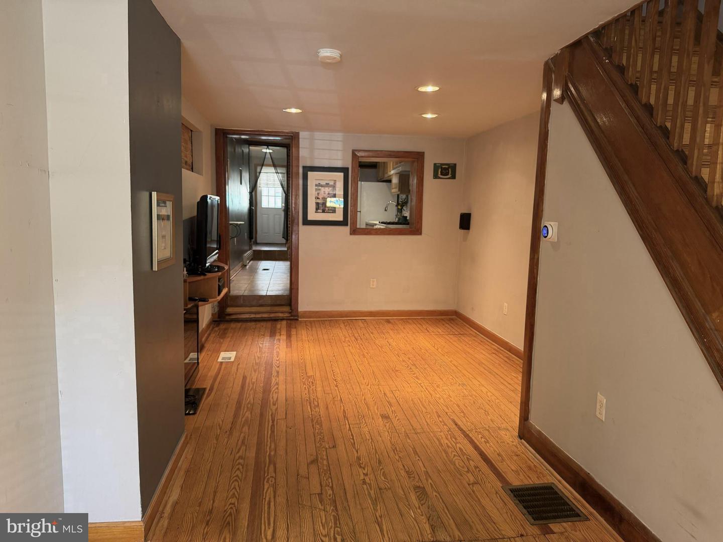 313 S Washington St Property Photo 4