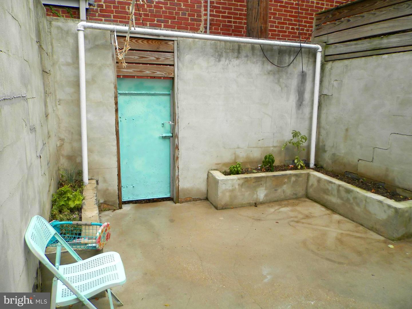 313 S Washington St Property Photo 9