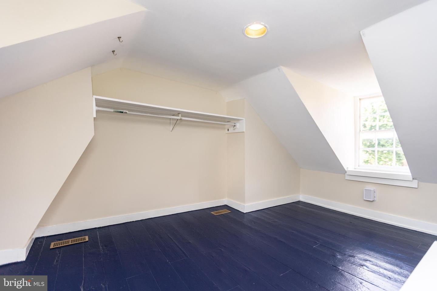113 E Churchill St Property Photo 20