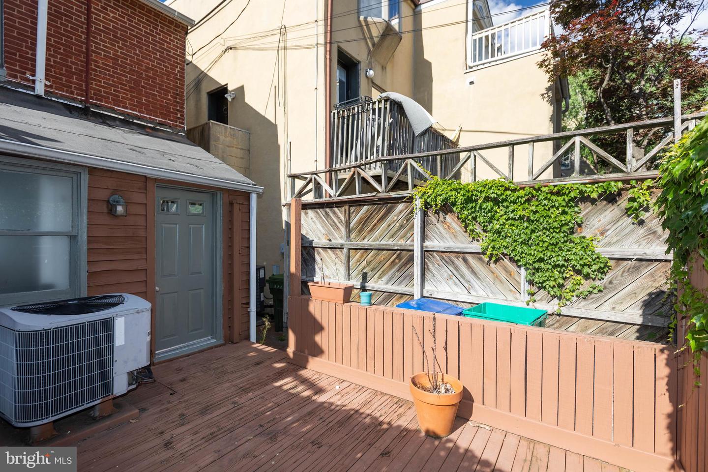 113 E Churchill St Property Photo 22