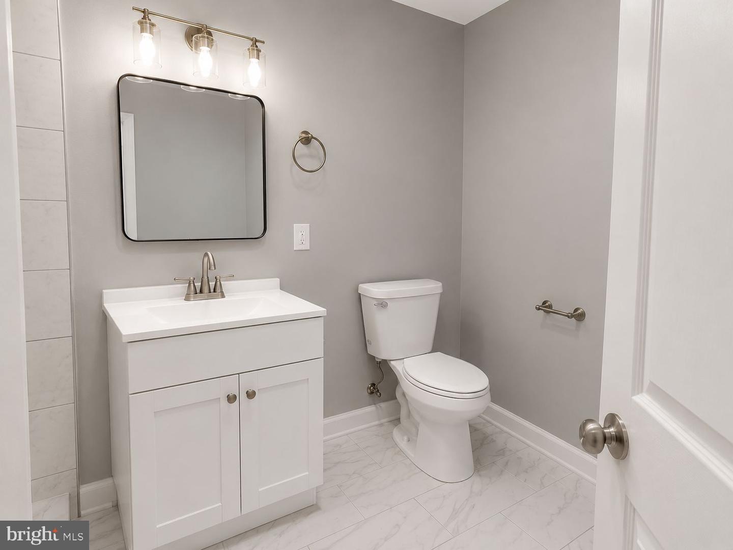 1217 Greenmount Ave Property Photo 3