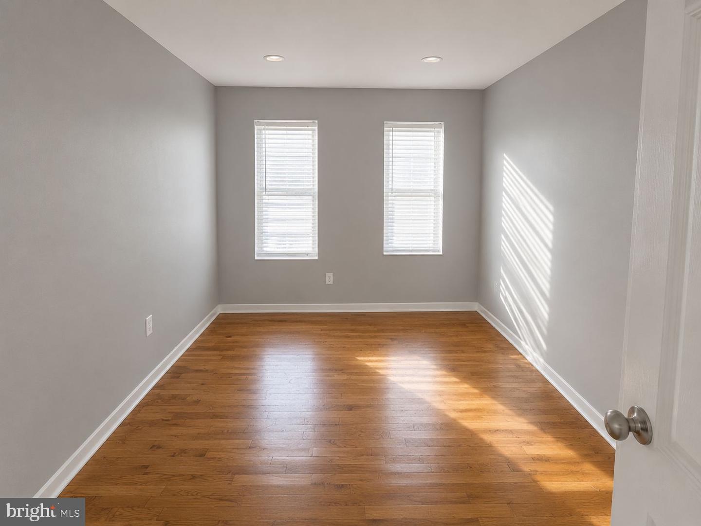 1217 Greenmount Ave Property Photo 4