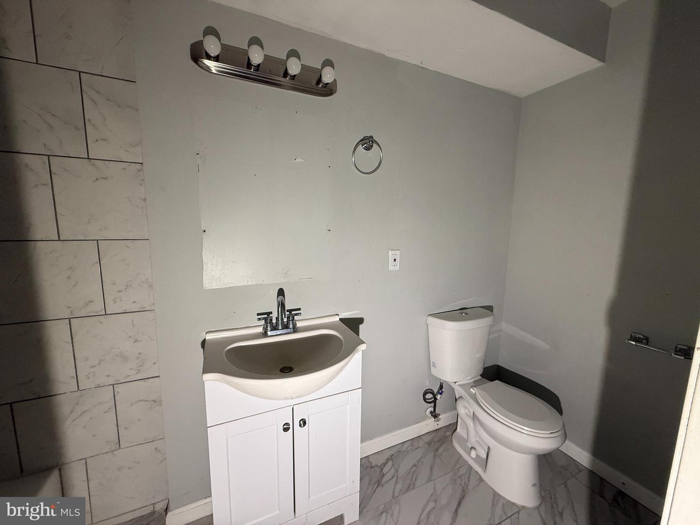 1217 Greenmount Ave Property Photo 7