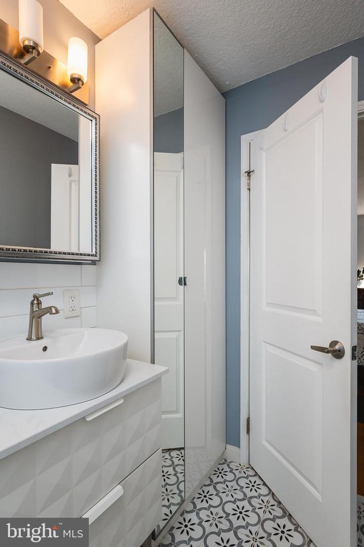 1101 Saint Paul St #1504 Property Photo 24