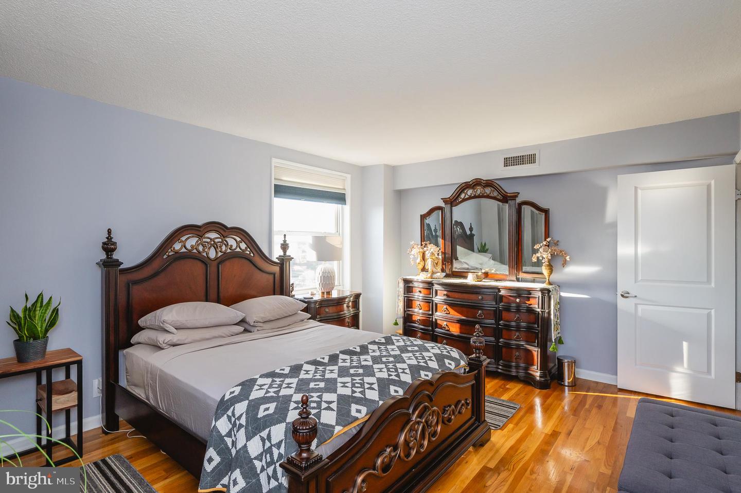1101 Saint Paul St #1504 Property Photo 26