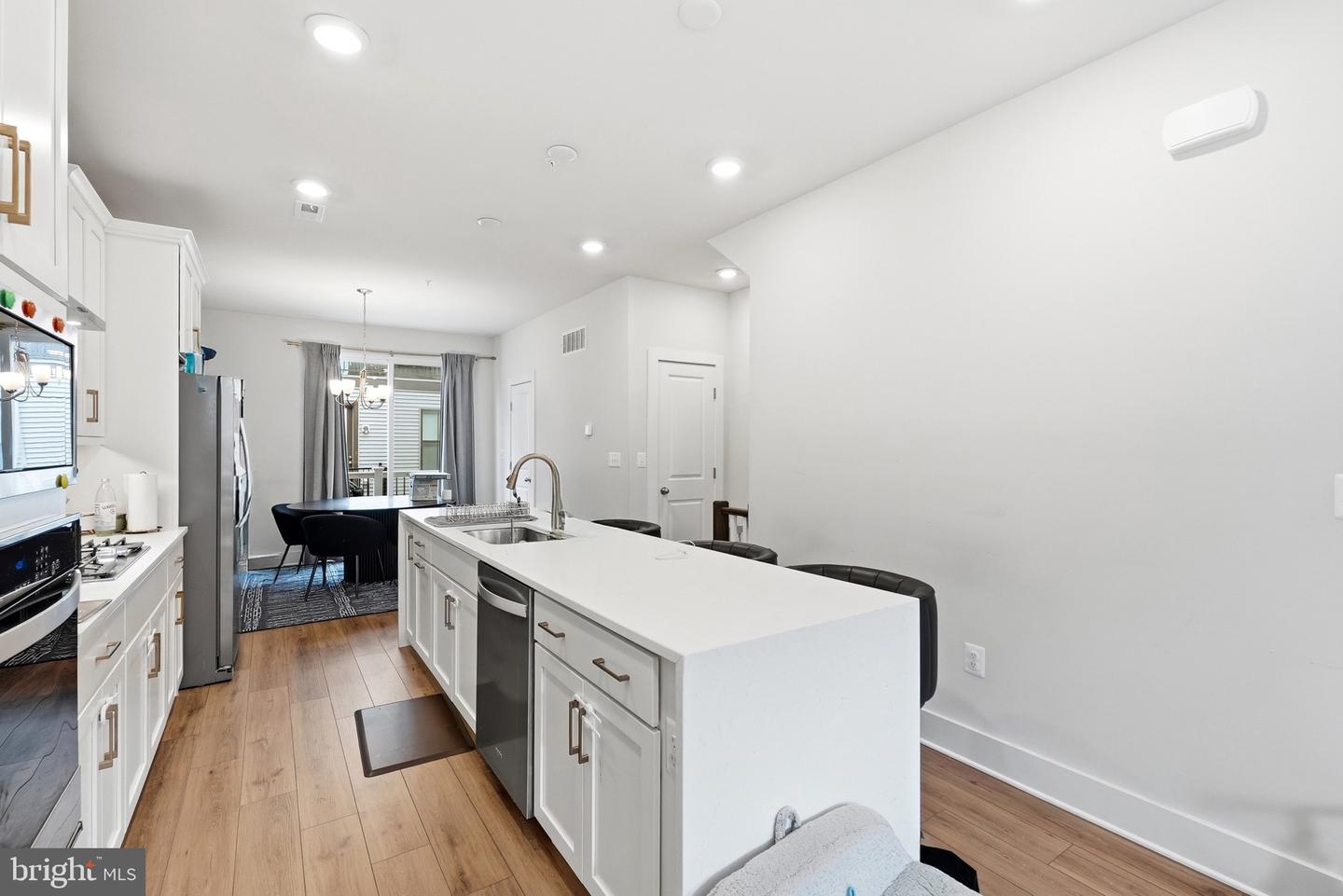 153 Locke St Property Photo 14
