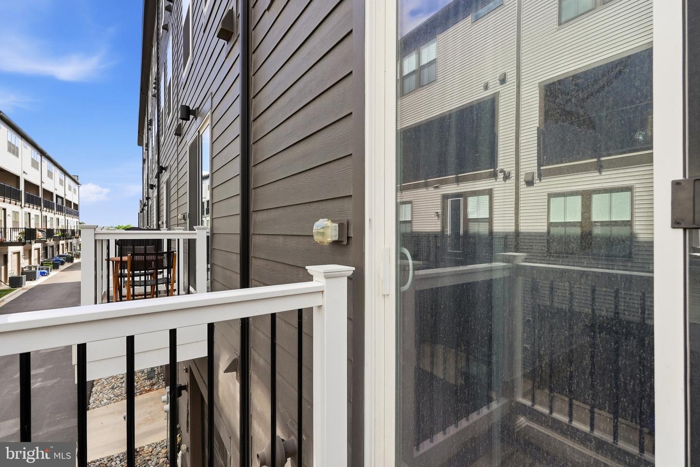 153 Locke St Property Photo 21