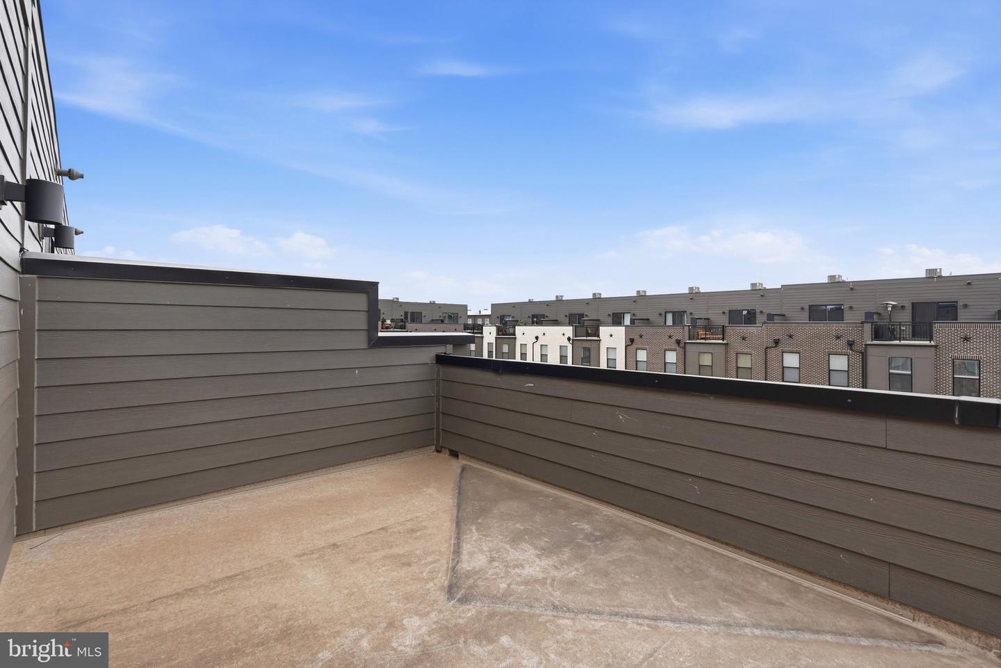 153 Locke St Property Photo 32