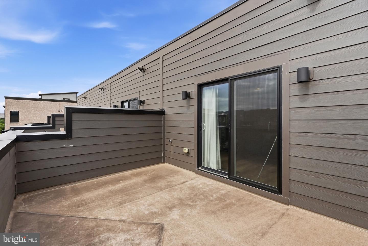 153 Locke St Property Photo 33