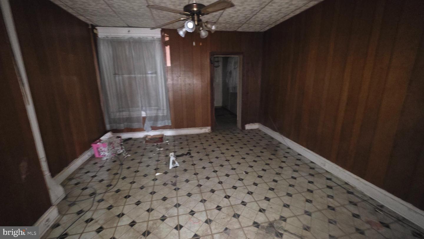 1902 E 28th St Property Photo 11