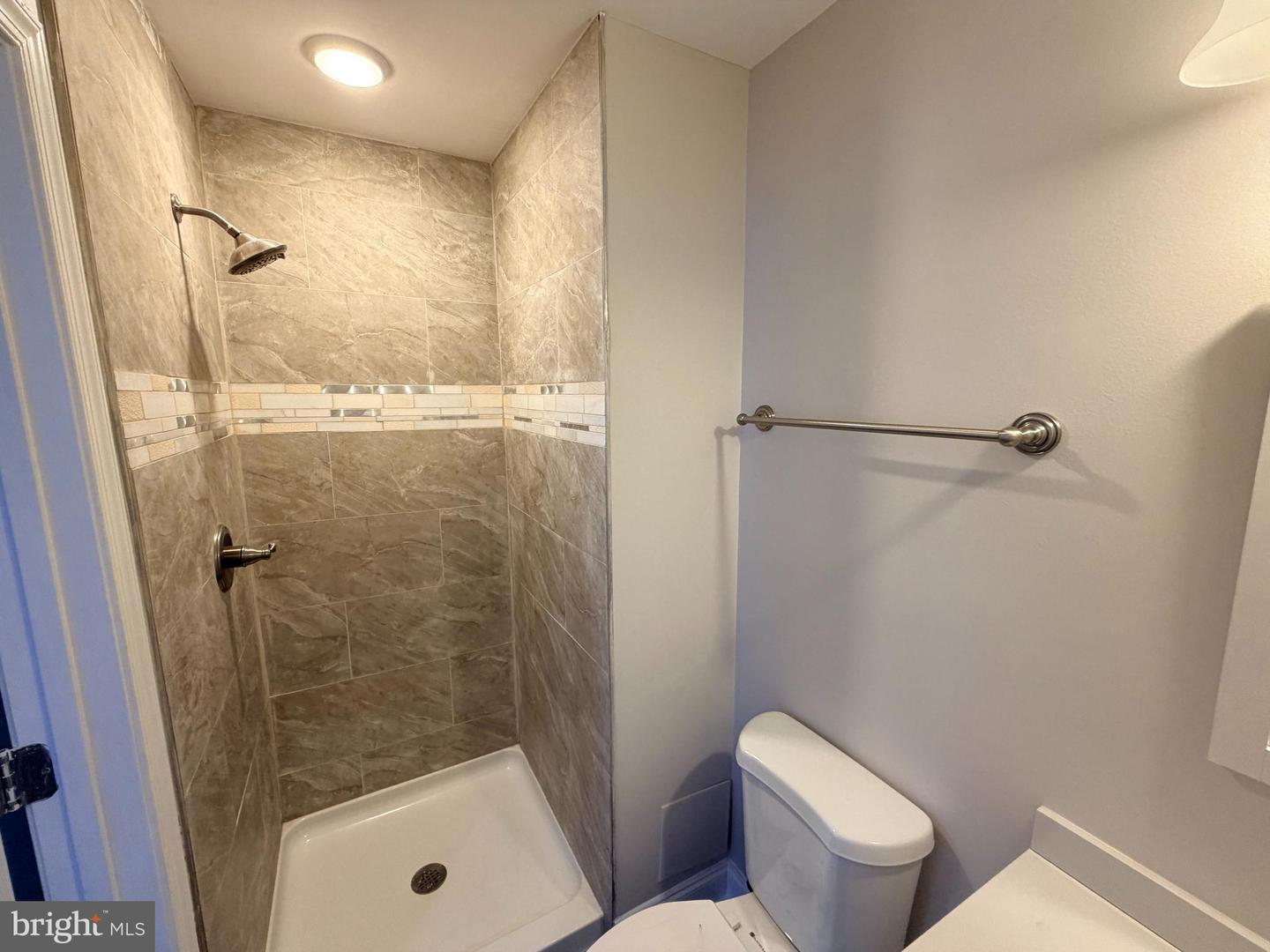 607 Cheraton Rd Property Photo 10