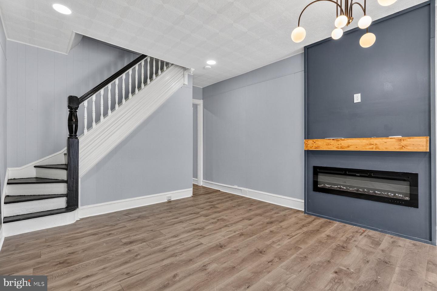 1910 W Fayette St Property Photo 4