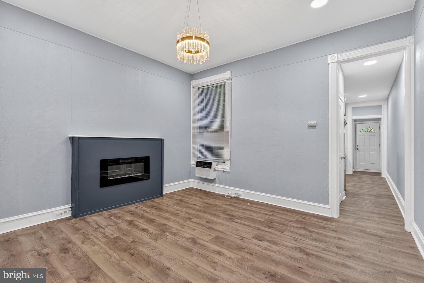 1910 W Fayette St Property Photo 6