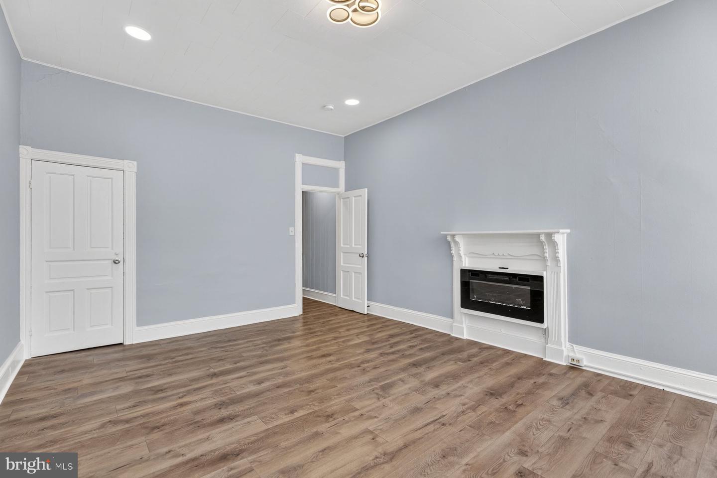 1910 W Fayette St Property Photo 14