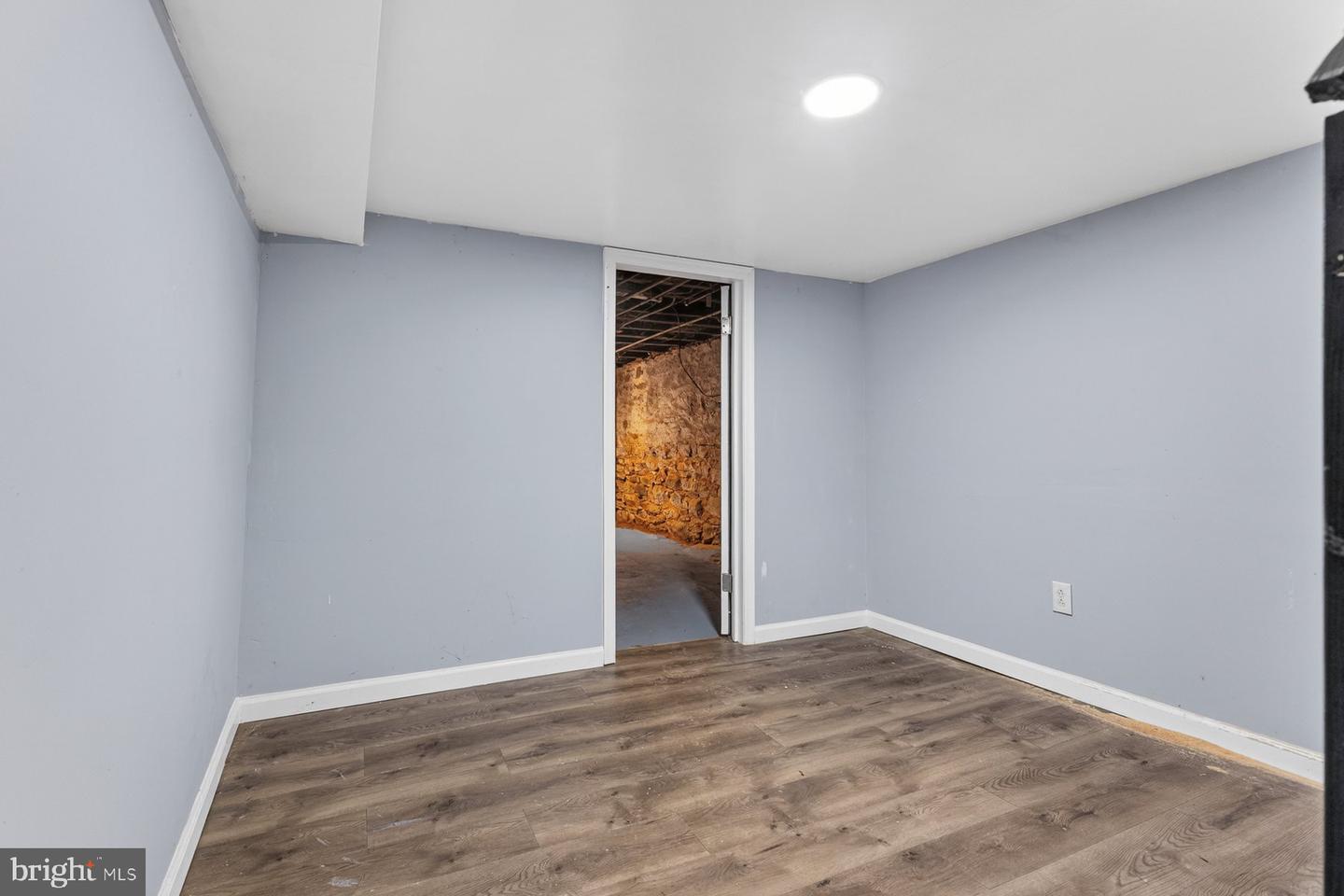 1910 W Fayette St Property Photo 24