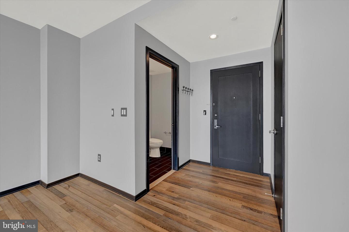 1200 Steuart St #1913 Property Photo 5