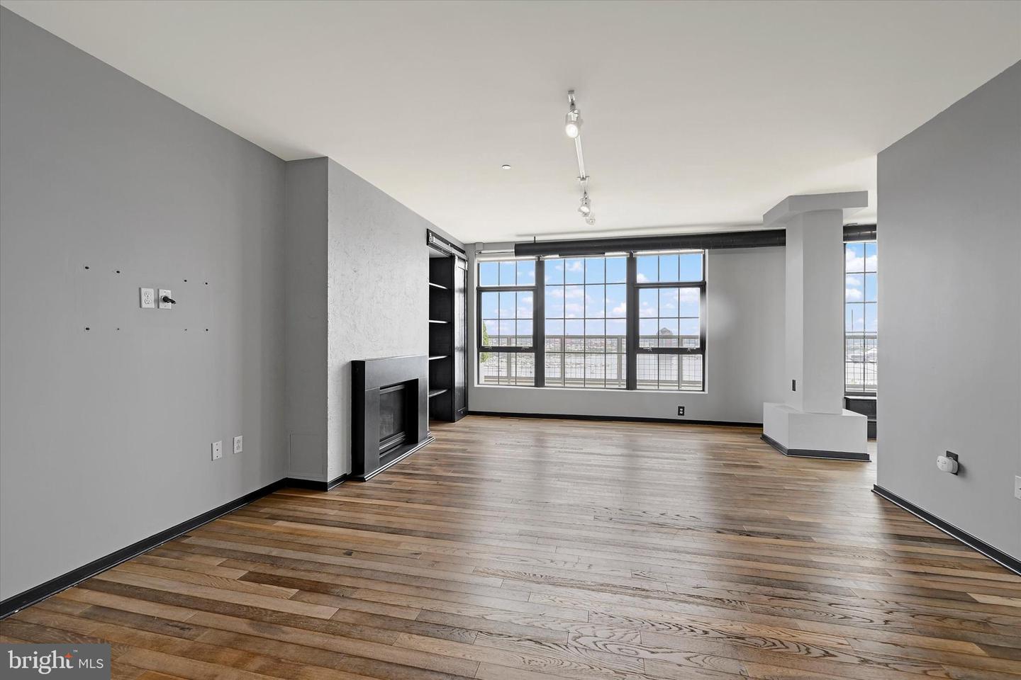 1200 Steuart St #1913 Property Photo 6