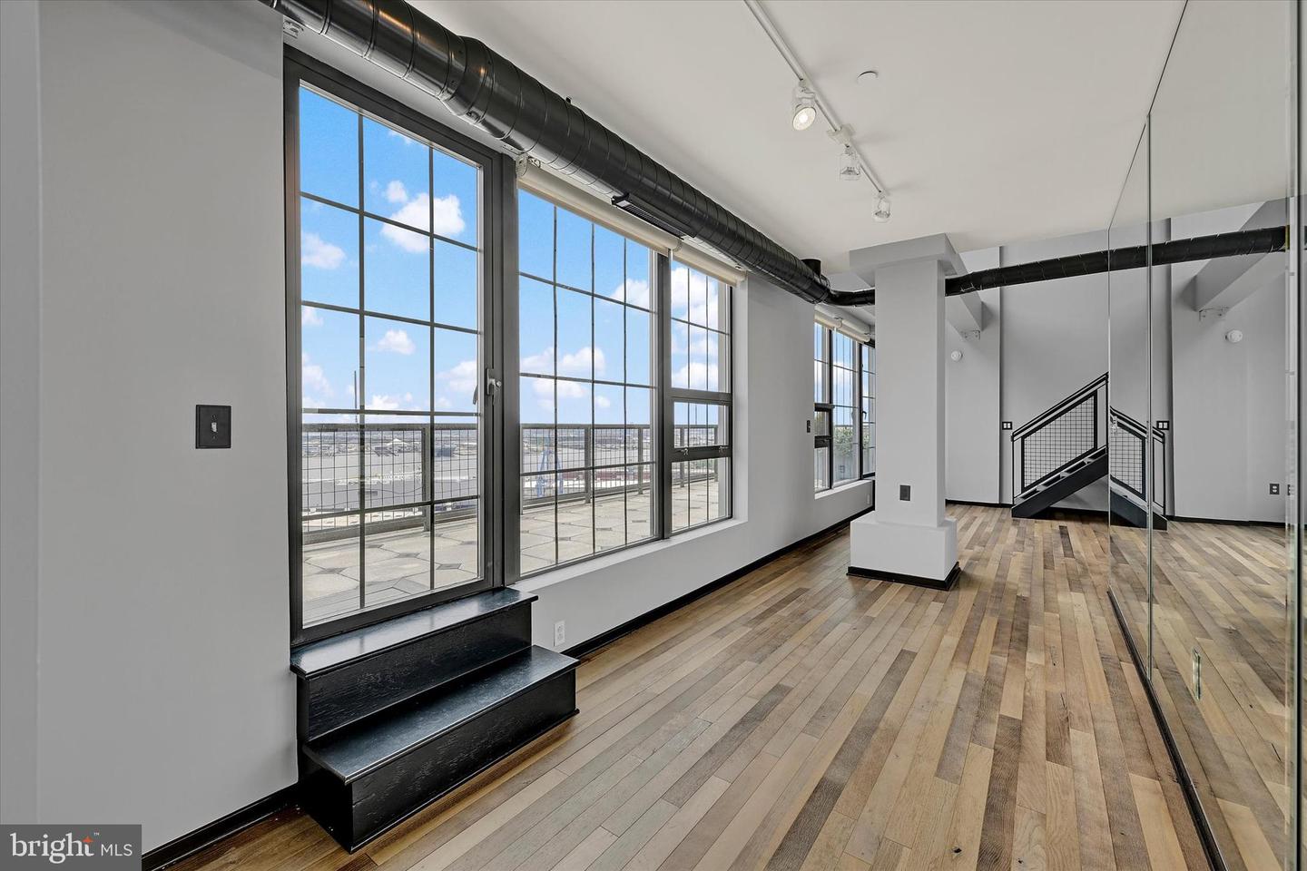1200 Steuart St #1913 Property Photo 11