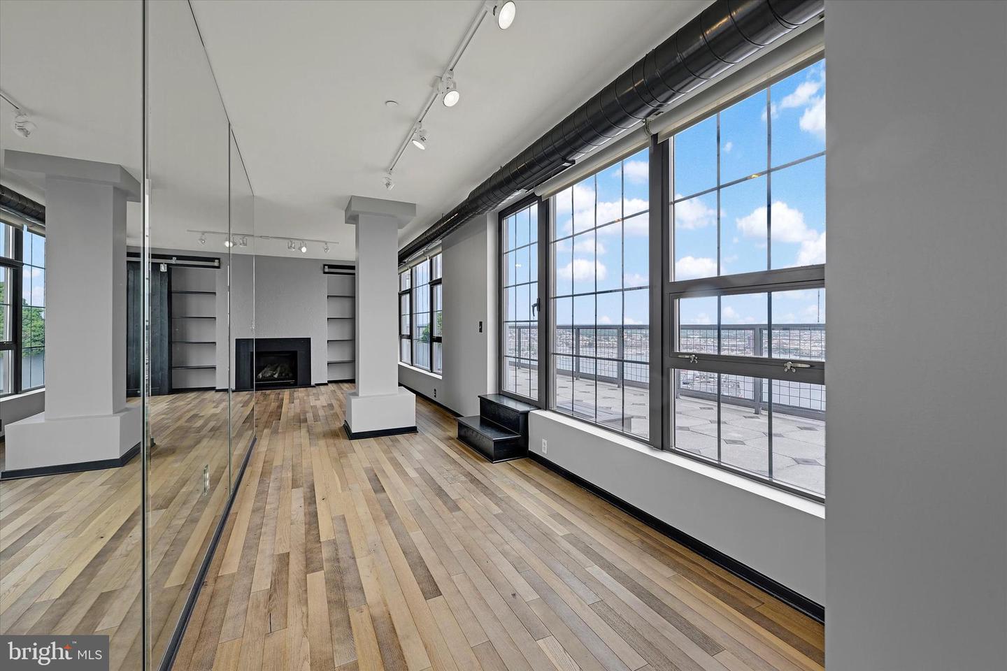 1200 Steuart St #1913 Property Photo 13