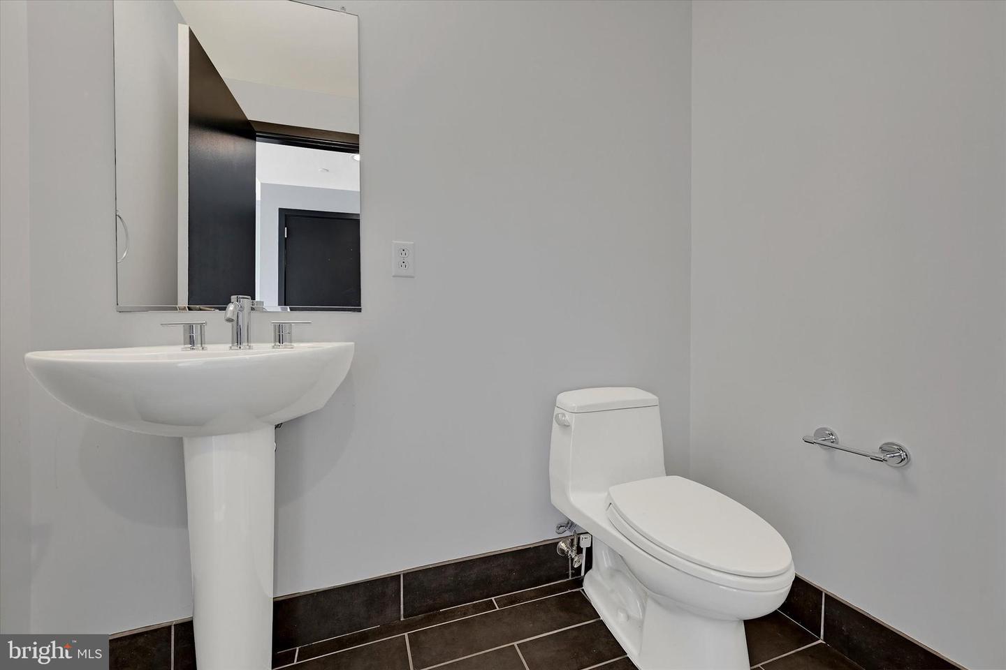 1200 Steuart St #1913 Property Photo 25