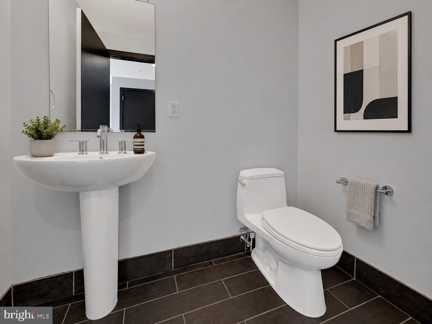 1200 Steuart St #1913 Property Photo 26