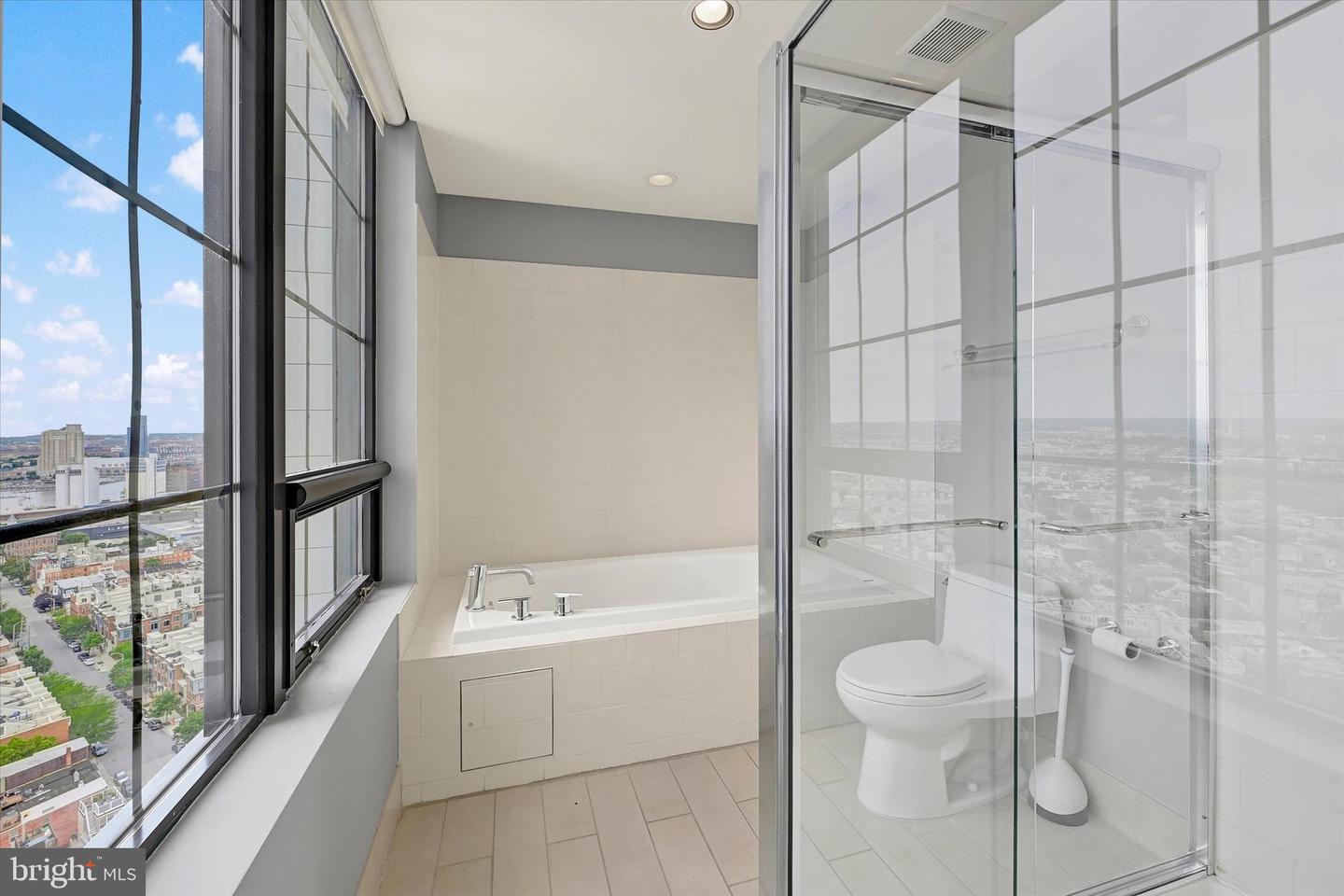 1200 Steuart St #1913 Property Photo 44