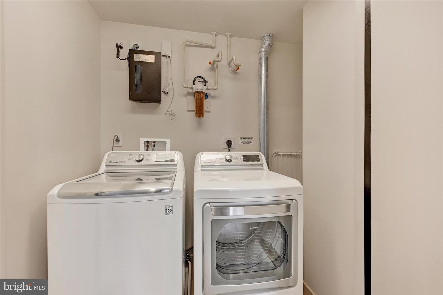 1200 Steuart St #1913 Property Photo 54