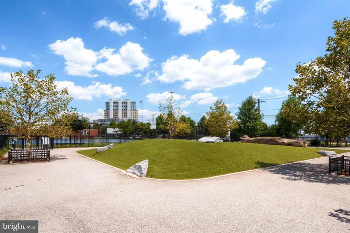 1200 Steuart St #1913 Property Photo 86