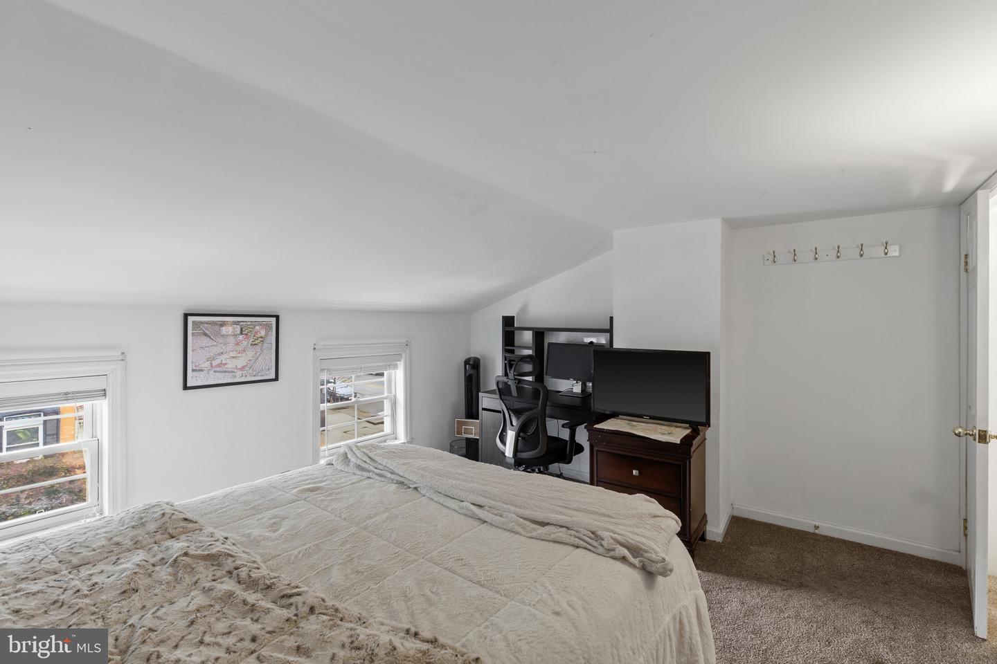 2223 Fleet St Property Photo 27